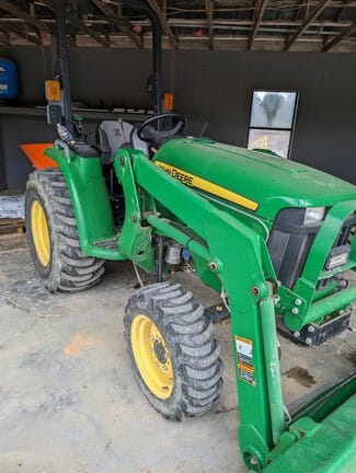 Main image John Deere 3032E