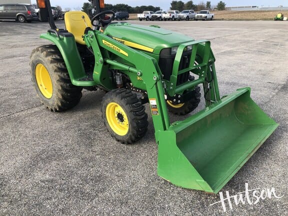 Main image John Deere 3032E