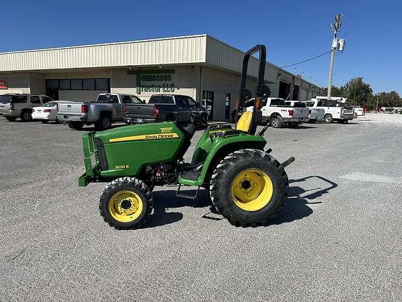 Image of John Deere 3032E equipment image 1