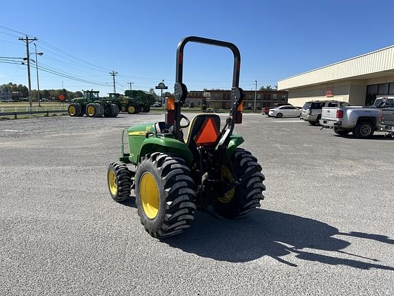 Image of John Deere 3032E equipment image 4