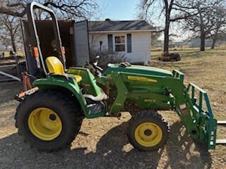 2016 John Deere 3032E Equipment Image0