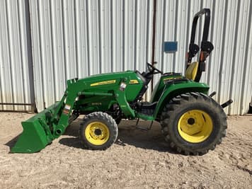 Main image John Deere 3032E