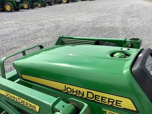 Image of John Deere 3032E equipment image 3