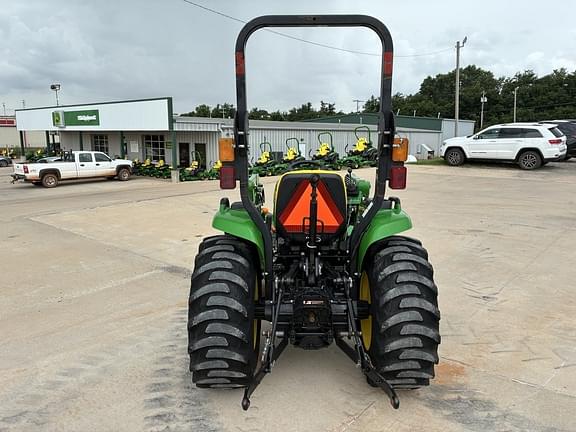 Image of John Deere 3032E equipment image 3