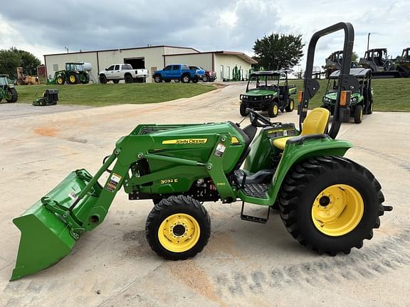 Image of John Deere 3032E equipment image 1