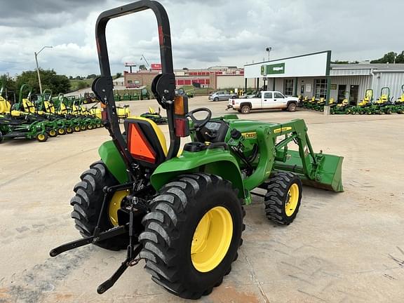 Image of John Deere 3032E equipment image 4