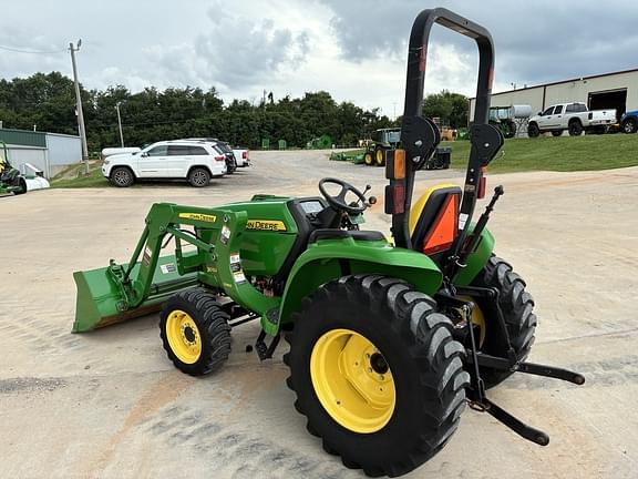 Image of John Deere 3032E equipment image 2