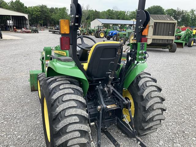 Image of John Deere 3032E equipment image 3