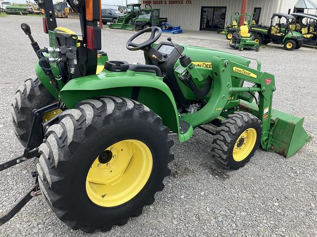 Image of John Deere 3032E equipment image 4