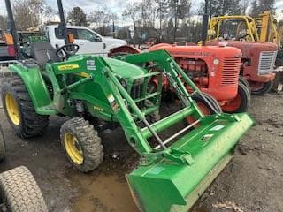 Image of John Deere 3032E equipment image 1