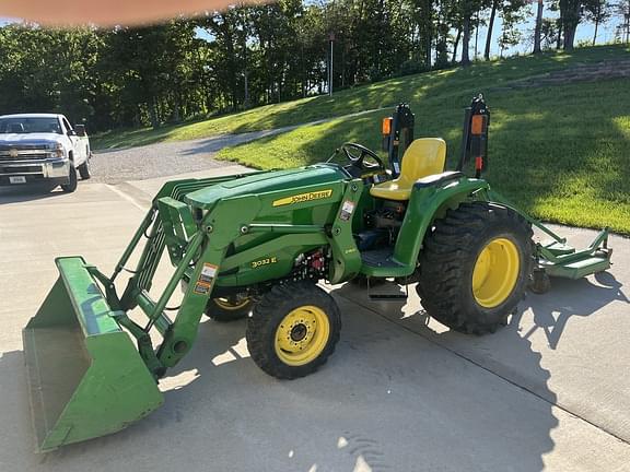 Image of John Deere 3032E Primary image