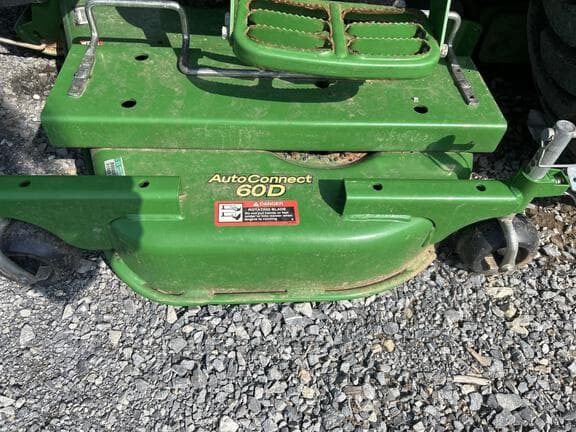 Image of John Deere 3033R equipment image 3
