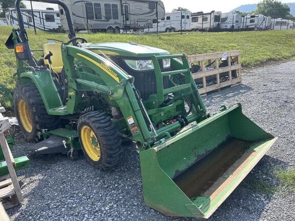 Image of John Deere 3033R equipment image 1