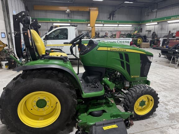 Image of John Deere 3033R equipment image 3