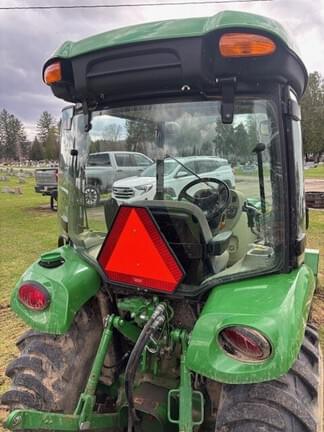Image of John Deere 3033R equipment image 3