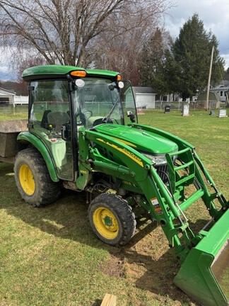 2016 John Deere 3033R Equipment Image0