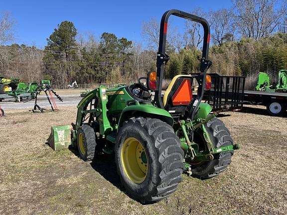 Image of John Deere 3033R equipment image 2