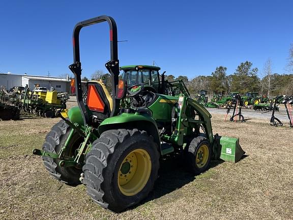 Image of John Deere 3033R equipment image 4