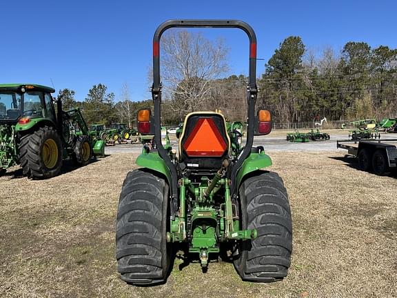 Image of John Deere 3033R equipment image 3