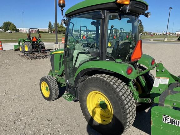 Image of John Deere 3033R equipment image 4