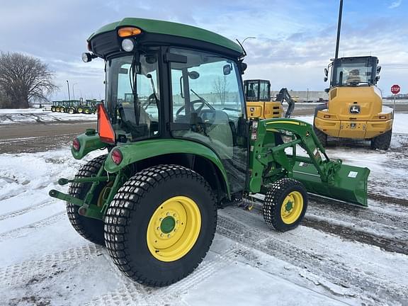 Image of John Deere 3033R equipment image 2