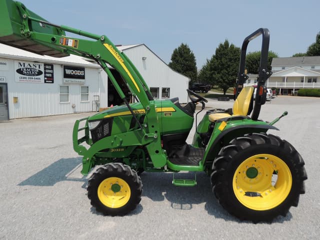 Image of John Deere 3033R equipment image 2