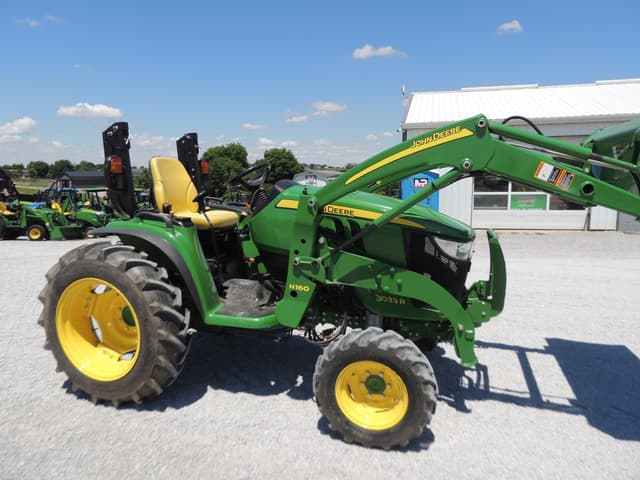 Image of John Deere 3033R equipment image 2