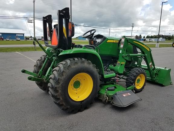 Image of John Deere 3033R equipment image 4