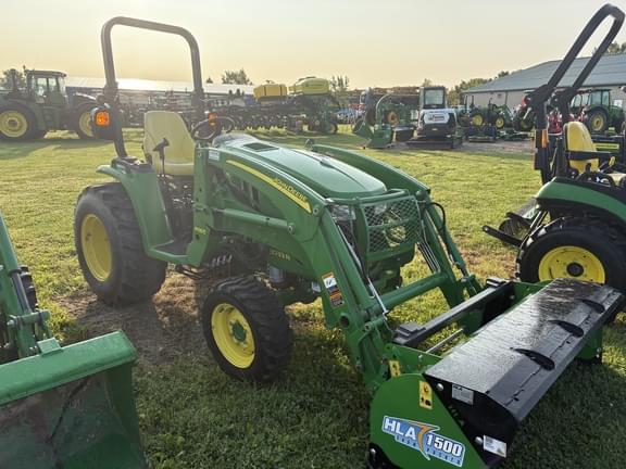 Image of John Deere 3033R Image 0