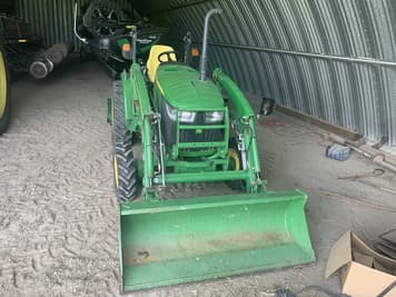 Main image John Deere 3033R
