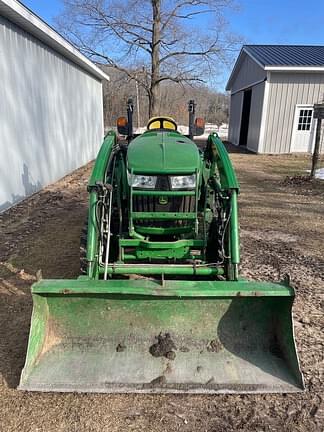 Image of John Deere 3033R equipment image 4