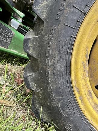 Image of John Deere 3033R equipment image 3