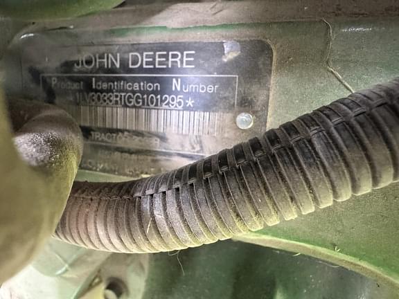 Image of John Deere 3033R equipment image 2