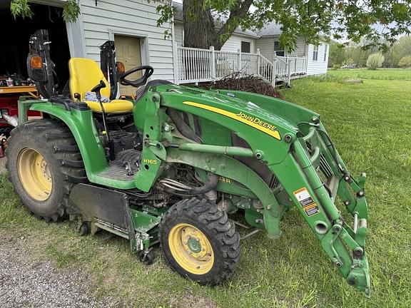 Image of John Deere 3033R equipment image 1