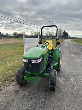 Image of John Deere 3033R equipment image 2