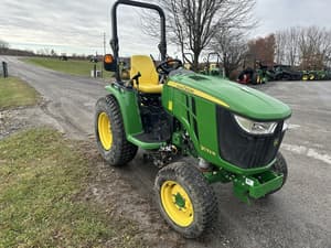 2016 John Deere 3033R Image