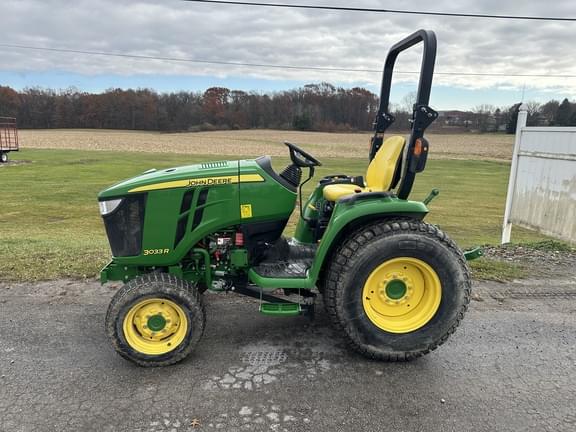 Image of John Deere 3033R equipment image 1
