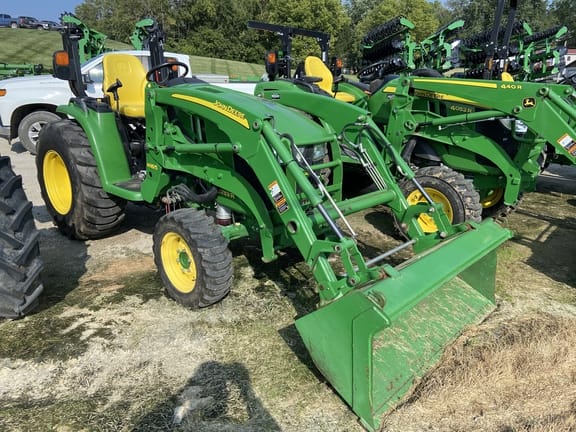 Main image John Deere 3033R