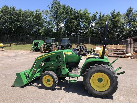 Image of John Deere 3033R equipment image 2