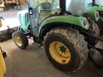 2016 John Deere 3033R Equipment Image0