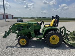 2016 John Deere 3033R Image