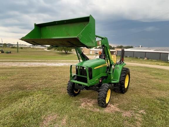 Image of John Deere 3038E equipment image 1
