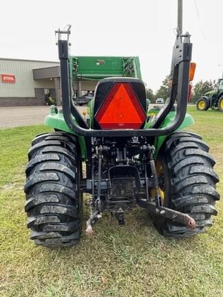 Image of John Deere 3038E equipment image 3