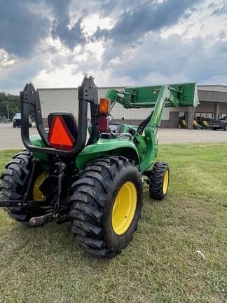 Image of John Deere 3038E equipment image 4