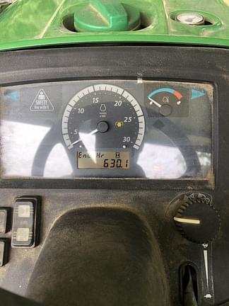 Image of John Deere 3038E equipment image 4
