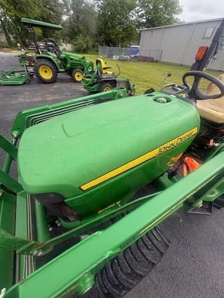 Image of John Deere 3038E equipment image 4
