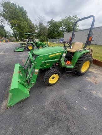 Image of John Deere 3038E equipment image 1