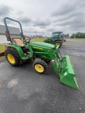 2016 John Deere 3038E Equipment Image0