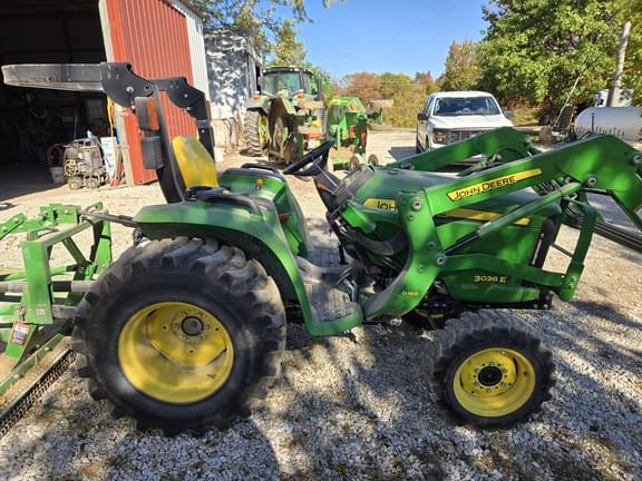 Image of John Deere 3038E equipment image 2