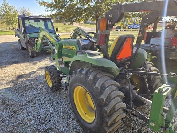 Image of John Deere 3038E equipment image 4